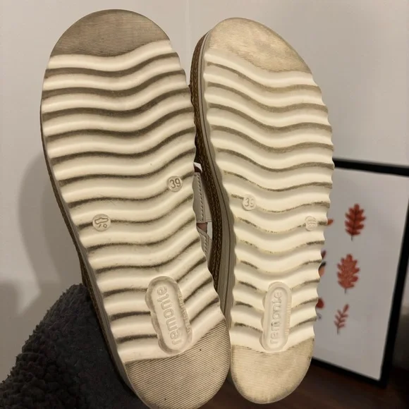 Remonte Jocelyn Slide in Copper - Picture 9 of 10